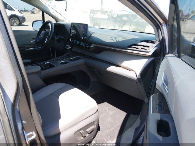 5TDJRKEC0RS188781 Toyota SIENNA XLE