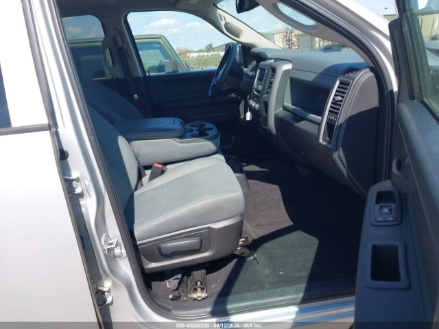 2018 RAM 1500 3C6RR7KG7JG238657 Photo 4