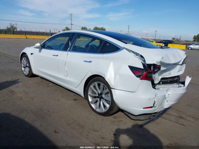 2018 TESLA MODEL 3 5YJ3E1EB4JF134317 Photo 2