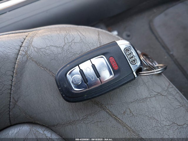 2010 AUDI A5 WAUCFAFH8AN022246 Photo 10
