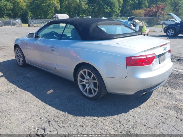2010 AUDI A5 WAUCFAFH8AN022246 Photo 2