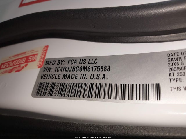 1C4RJJBG8M8175883 Jeep GRAND CHEROKEE L