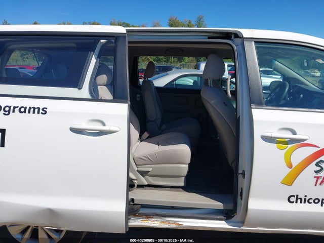 KNDMA5C13J6409818 KIA Sedona