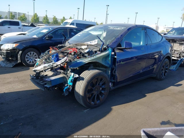 2023 TESLA MODEL Y 7SAYGDEE9PA077875 Photo 1