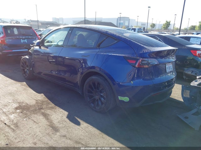 2023 TESLA MODEL Y 7SAYGDEE9PA077875 Photo 2