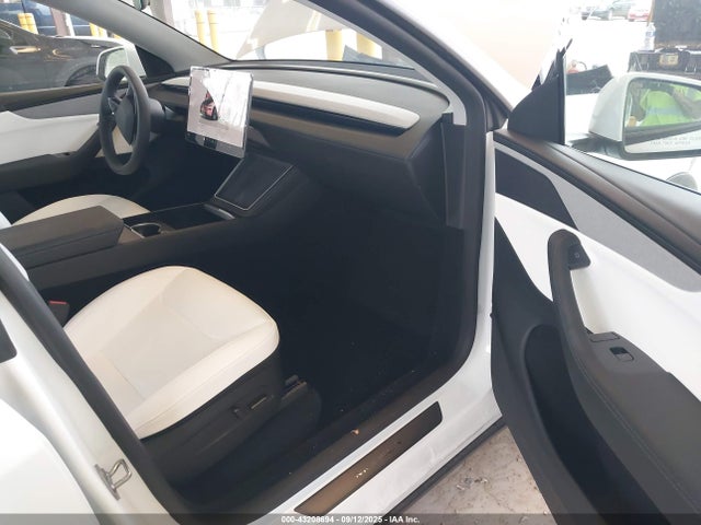 7SAYGDEEXTF346625 Tesla Model Y