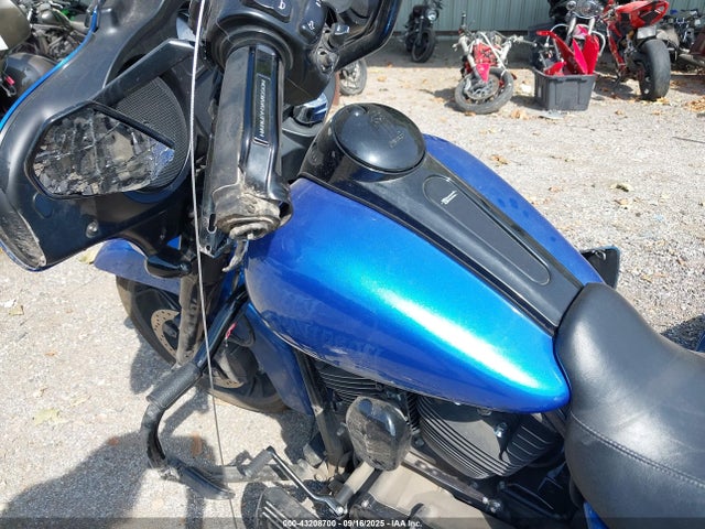Harley-Davidson Twin Cam 103 2014 1HD1KBM12EB604592 Image 16