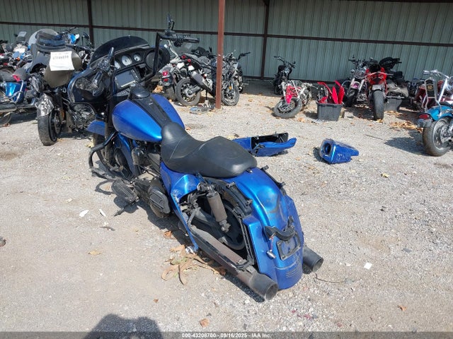 Harley-Davidson Twin Cam 103 2014 1HD1KBM12EB604592 Image 3
