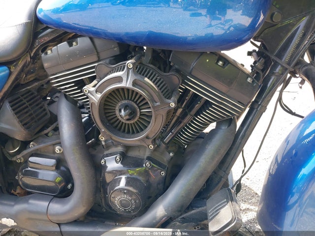 Harley-Davidson Twin Cam 103 2014 1HD1KBM12EB604592 Image 8