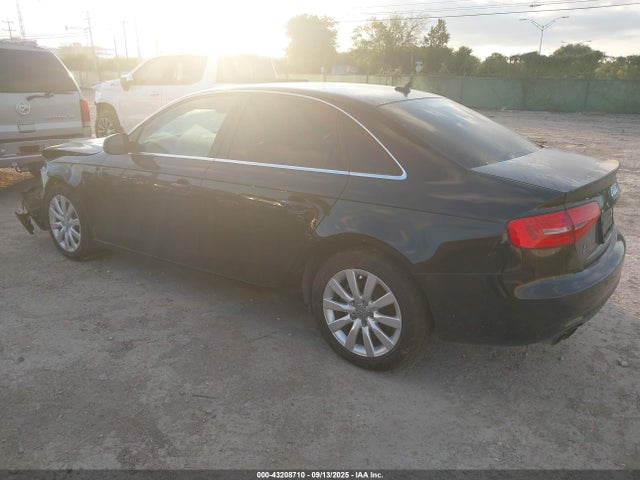 2013 AUDI A4 WAUBFAFL7DN032495 Photo 2