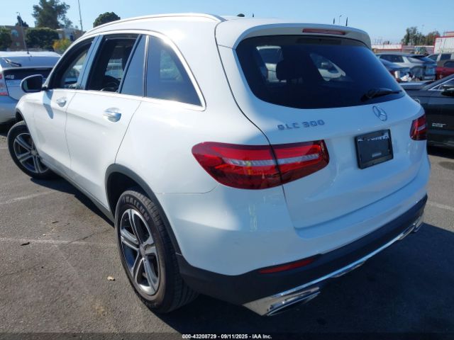 2016 MERCEDES-BENZ GLC 300 WDC0G4JB3GF040528 Photo 2