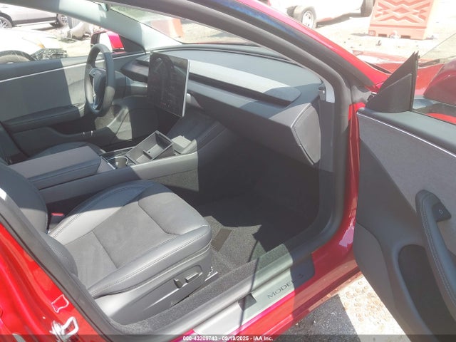 2025 TESLA MODEL 3 5YJ3E1EA9SF990253 Photo 4