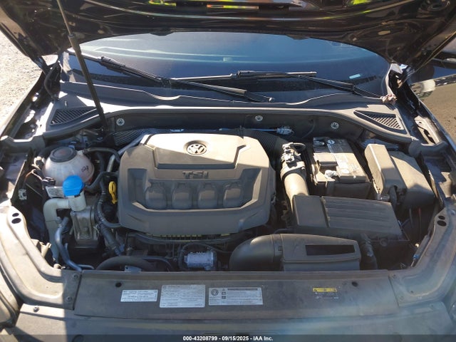 Volkswagen 2019 2019 1VWMA7A33KC010570 Image 10