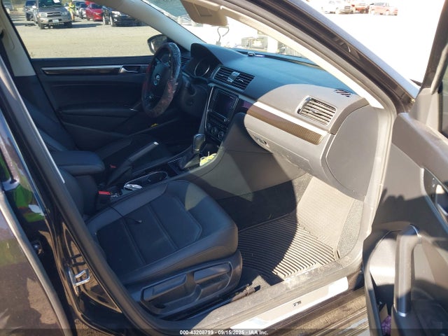 Volkswagen 2019 2019 1VWMA7A33KC010570 Image 5