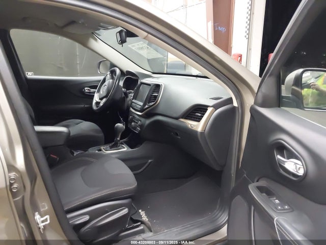 1C4PJLCS5GW258872 Jeep Cherokee