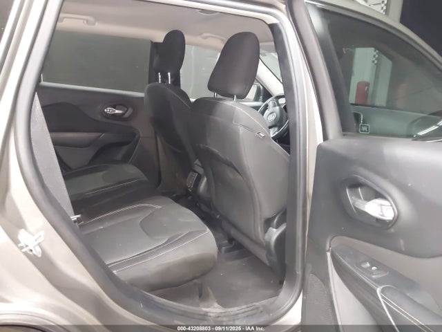 1C4PJLCS5GW258872 Jeep Cherokee