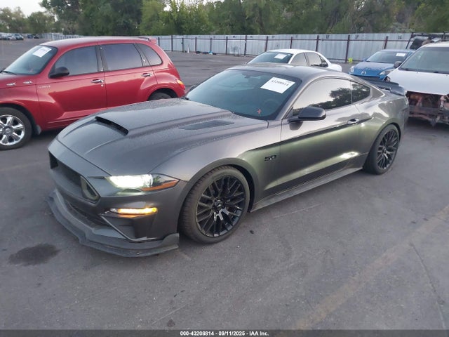 Ford 5.0l 4v premium fuel 2018 1FA6P8CF4J5185412 Image 2