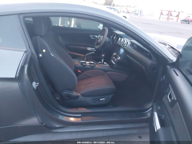 Ford 5.0l 4v premium fuel 2018 1FA6P8CF4J5185412 Image 5