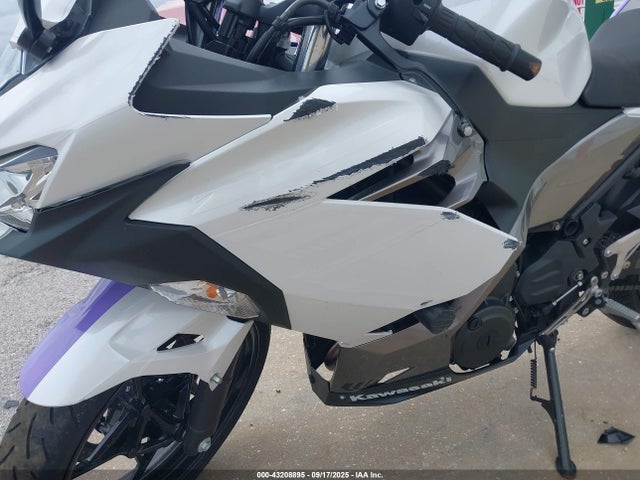 JKAEXKG11NDAJ0822 Kawasaki Ninja 400