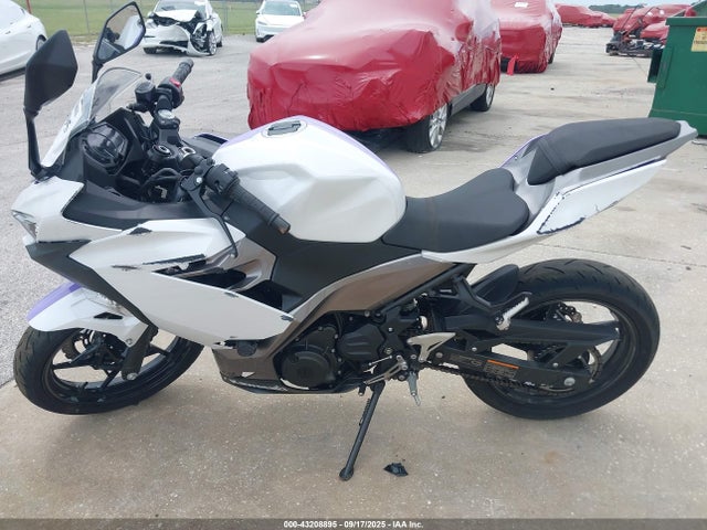JKAEXKG11NDAJ0822 Kawasaki Ninja 400