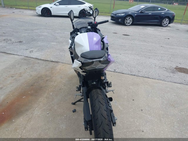 JKAEXKG11NDAJ0822 Kawasaki Ninja 400
