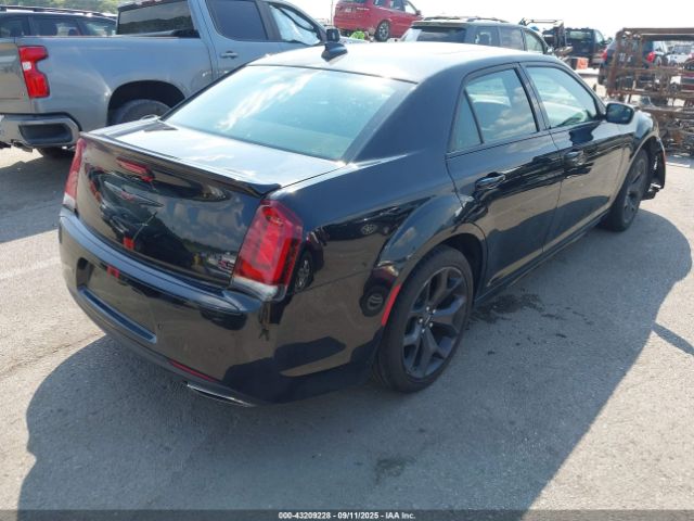 2022 CHRYSLER 300 2C3CCABG7NH136427 Photo 3
