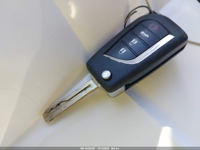 2018 Toyota Camry Le მანქანა იყიდება აუქციონზე, vin: 4T1B11HK5JU089510, აუქციონის ნომერი: 43209397