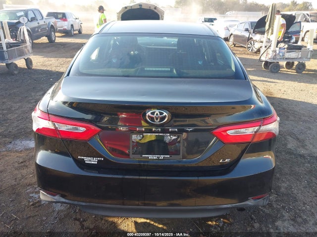 2018 Toyota Camry Le მანქანა იყიდება აუქციონზე, vin: 4T1B11HK5JU089510, აუქციონის ნომერი: 43209397