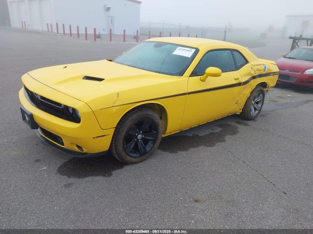 Dodge Challenger 2018 2C3CDZAG0JH317943 Image 2