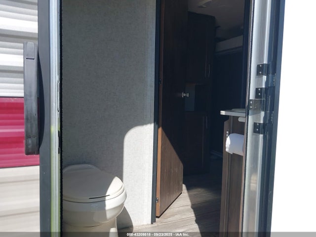 4X4TCKY26J9129146 Forest River 2018