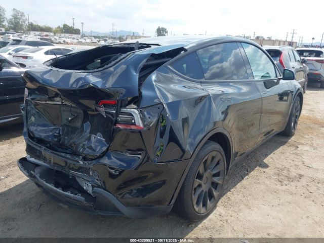 2021 TESLA MODEL Y 5YJYGDEE2MF282871 Photo 3