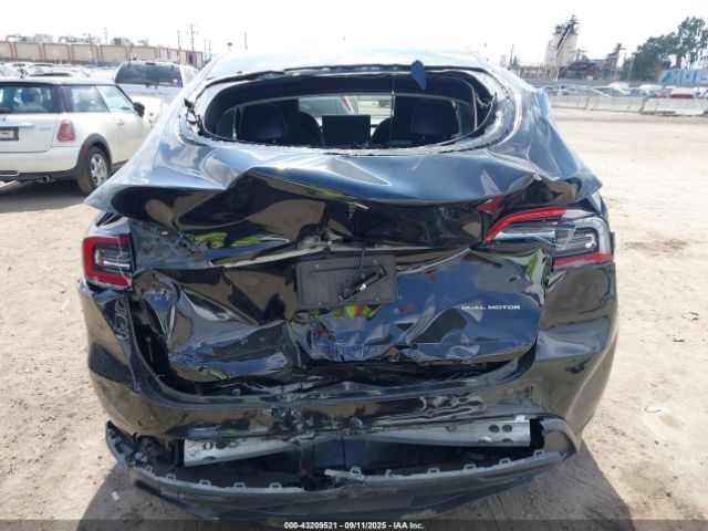 2021 TESLA MODEL Y 5YJYGDEE2MF282871 Photo 5