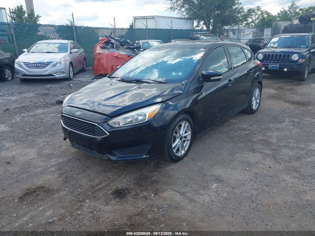 Ford 2016 2016 1FADP3K2XGL317926 Image 2