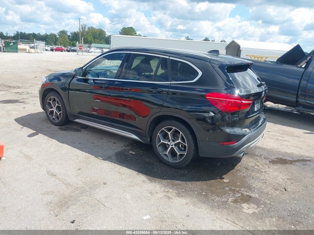 BMW X1 2017 WBXHT3Z33H4A58154 Image 3