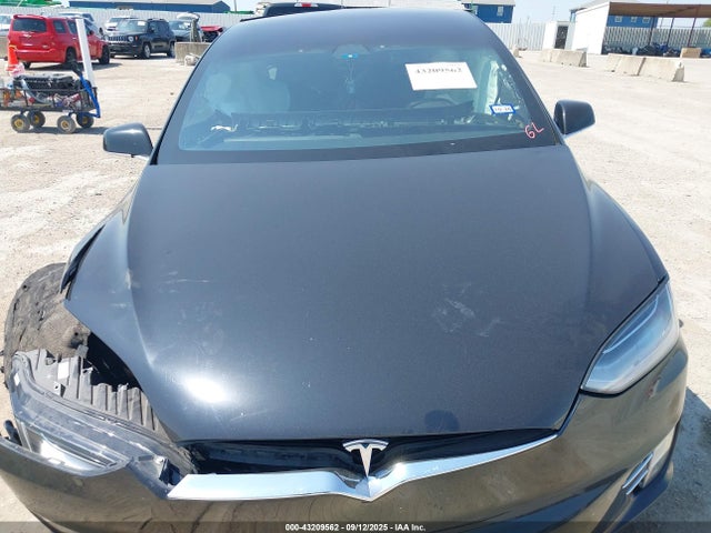2017 TESLA MODEL X 5YJXCBE40HF077672 Photo 9