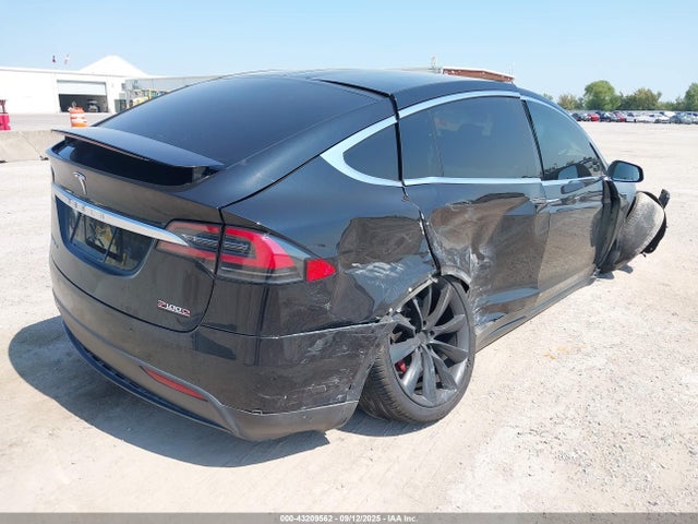 2017 TESLA MODEL X 5YJXCBE40HF077672 Photo 3