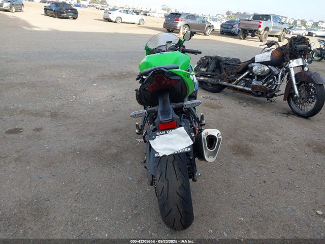JKBZXJK17SA011272 Kawasaki Ninja Zx-6r