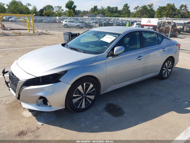 Nissan 2022 2022 1N4BL4DV1NN324913 Image 2
