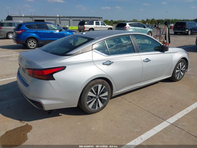 Nissan 2022 2022 1N4BL4DV1NN324913 Image 4