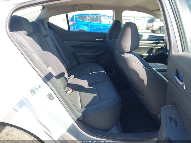 Nissan 2022 2022 1N4BL4DV1NN324913 Image 8