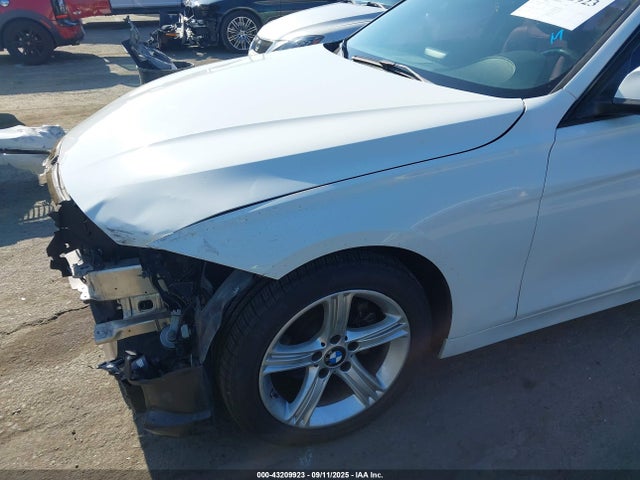 BMW 2014 2014 WBA3C3G57ENS72608 Image 18
