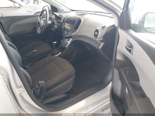Chevrolet lwe 2014 1G1JD6SG1E4135891 Image 5