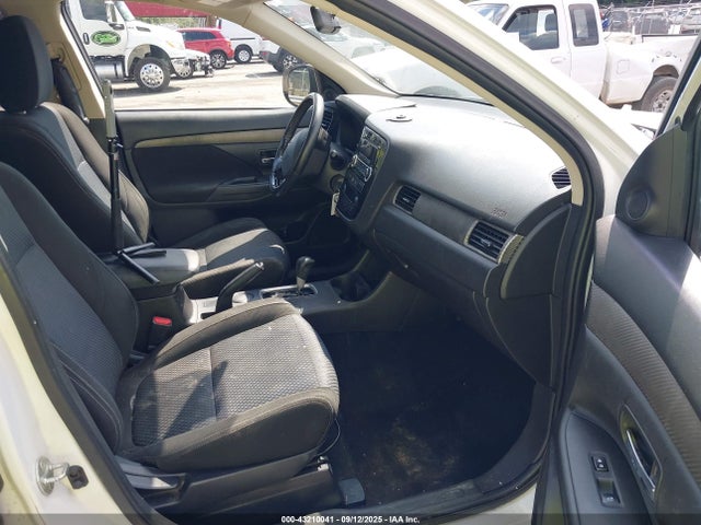 2016 MITSUBISHI OUTLANDER JA4AD2A33GZ000202 Photo 4