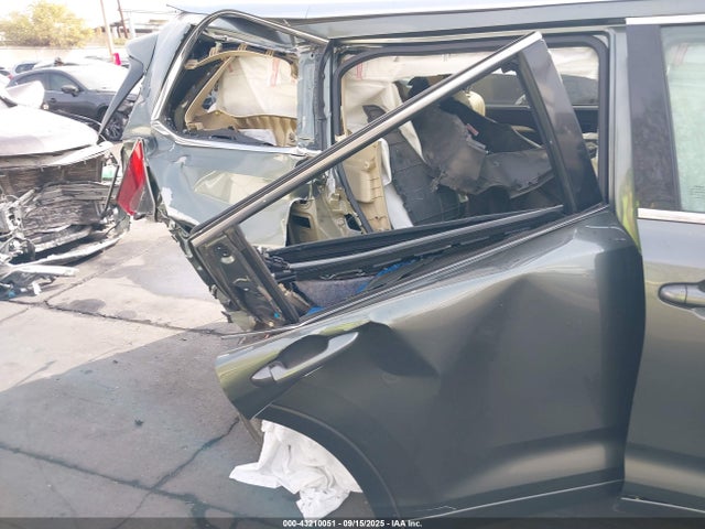 5TDKKRFH9FS047585 Toyota 2gr-fe