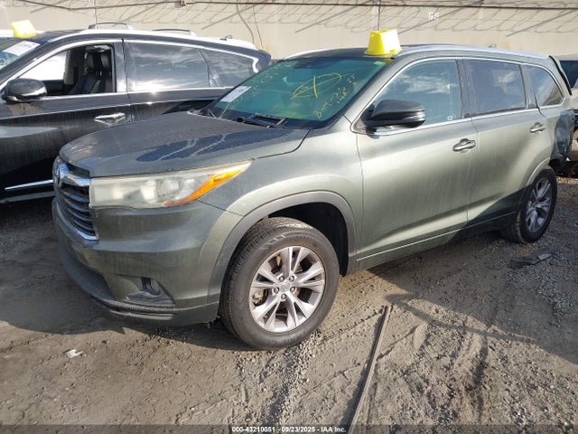 5TDKKRFH9FS047585 Toyota 2gr-fe