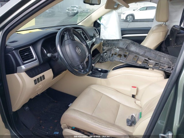 5TDKKRFH9FS047585 Toyota 2gr-fe