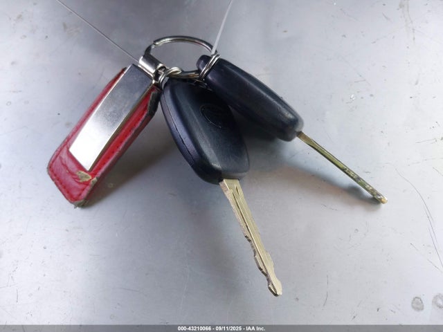 2T1BURHE5KC232393 Toyota COROLLA LE