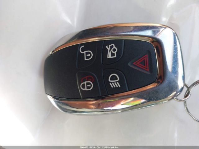 2011 JAGUAR XJ SAJWA2GB9BLV13633 Photo 10