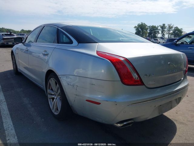 2011 JAGUAR XJ SAJWA2GB9BLV13633 Photo 2