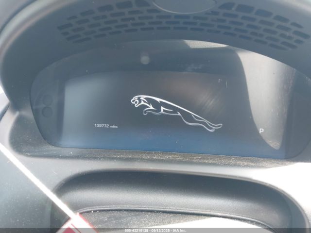 2011 JAGUAR XJ SAJWA2GB9BLV13633 Photo 6